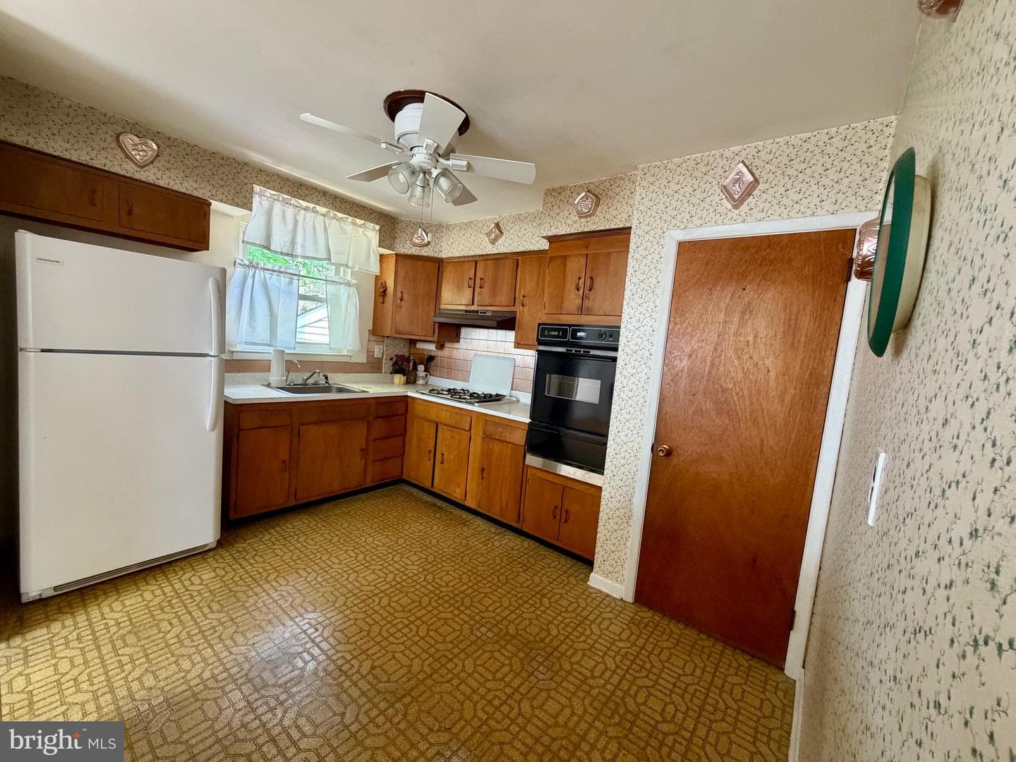 1258 Tulip Rd photo 6