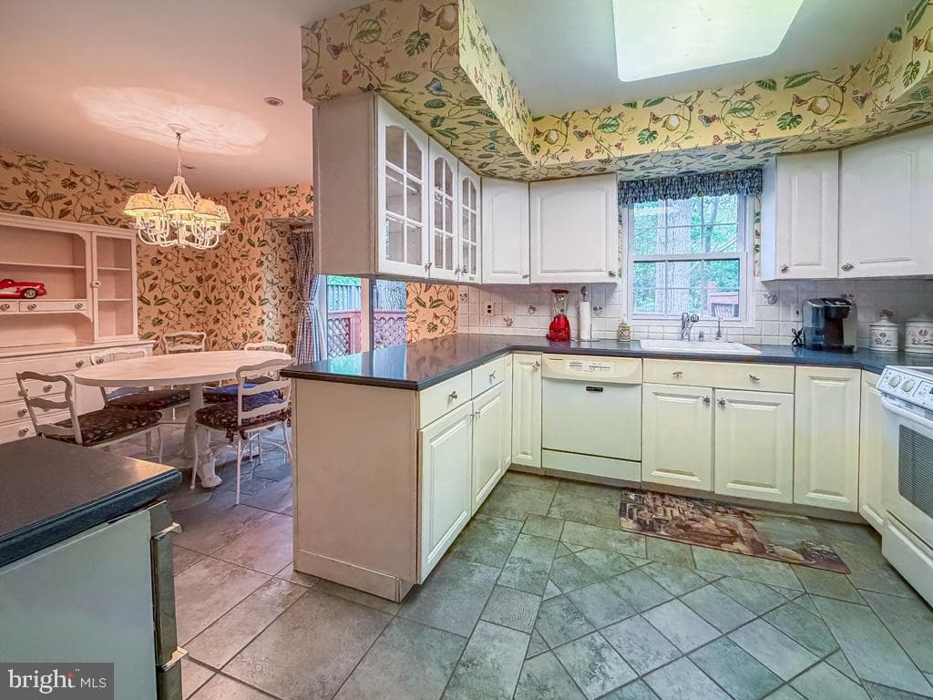 52 Woodbridge Court N photo 10