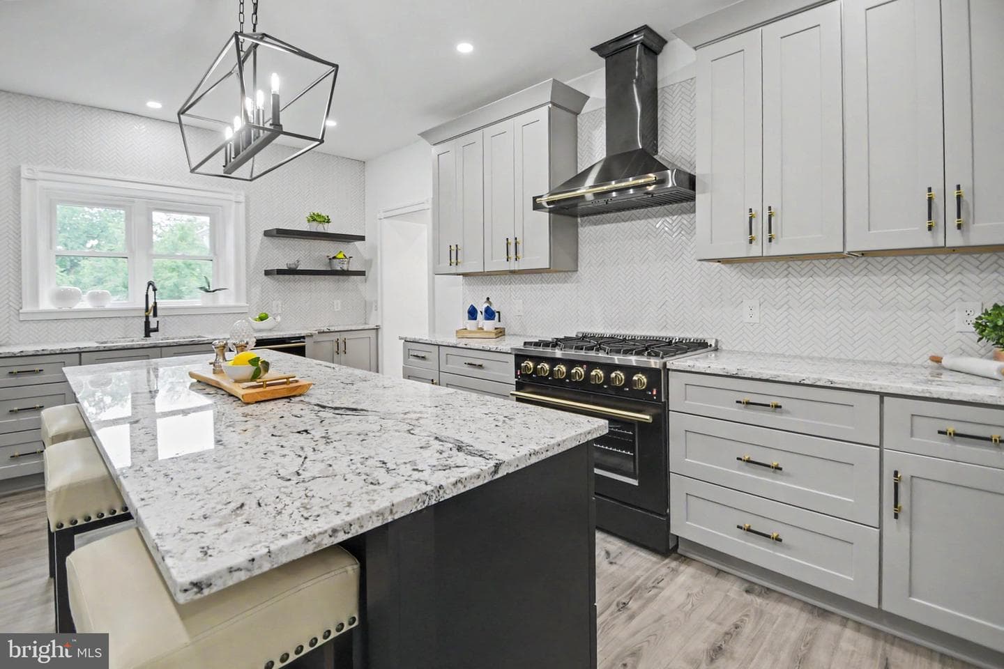 215 Mill Road photo 18