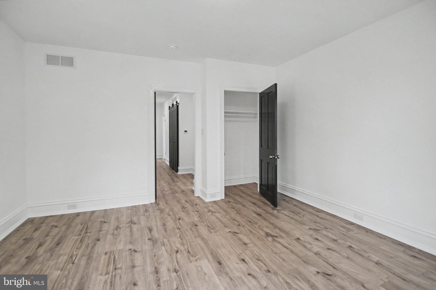 215 Mill Road photo 28