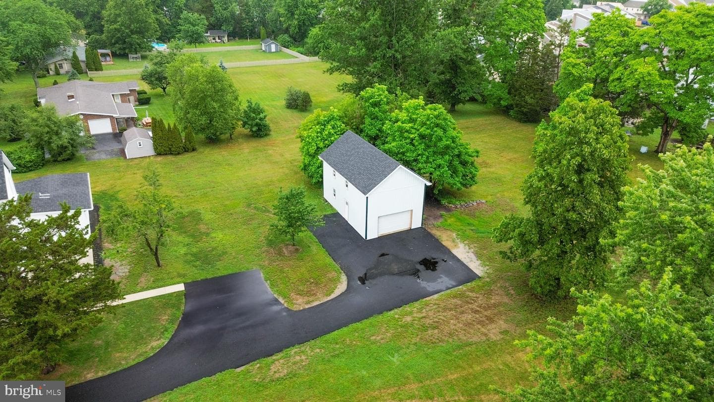 215 Mill Road photo 52