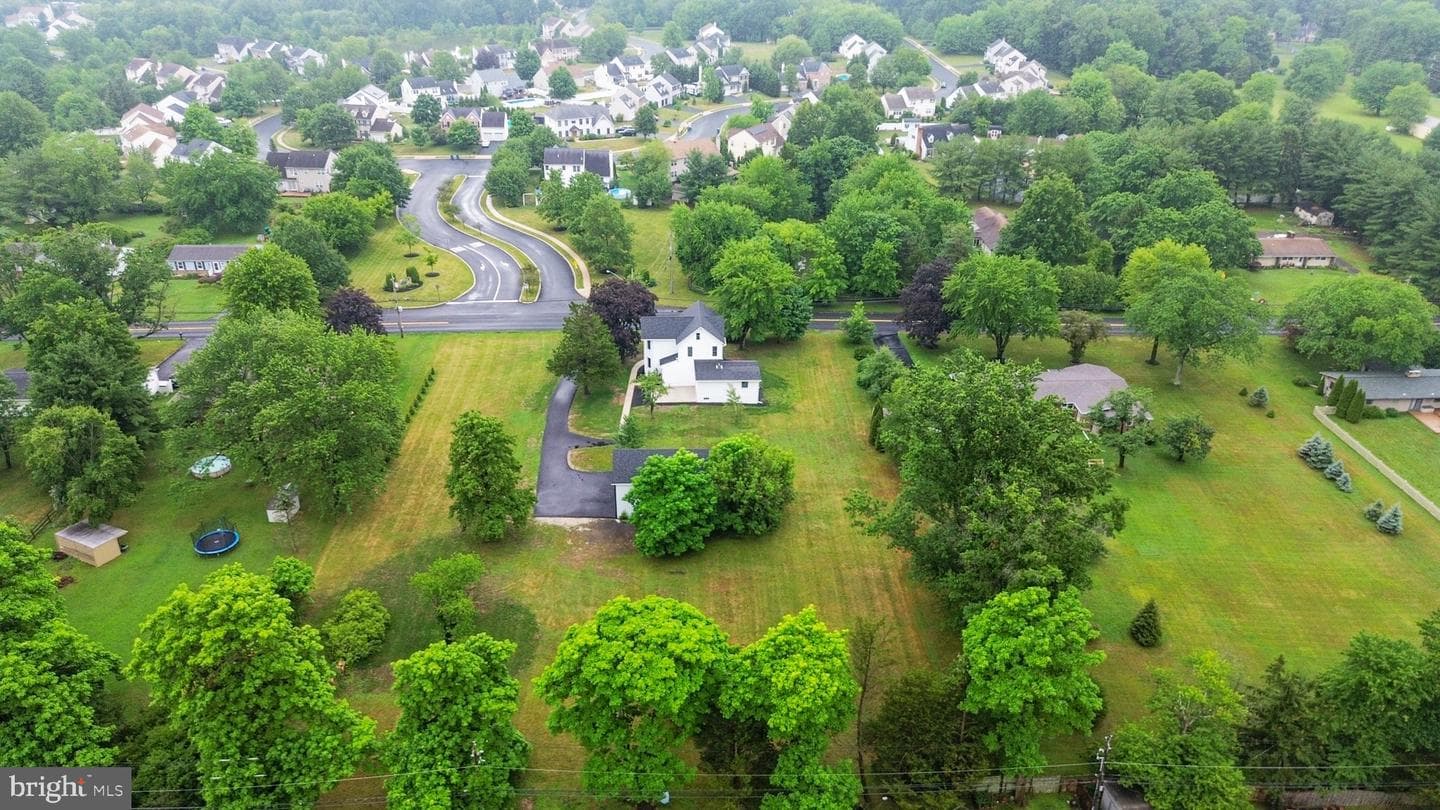 215 Mill Road photo 57
