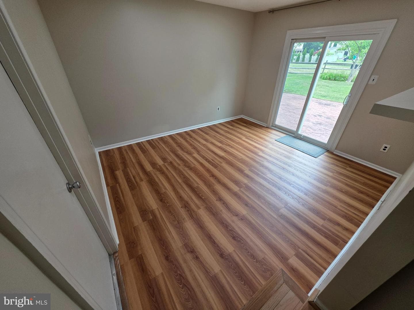 75 Dawson Road photo 17