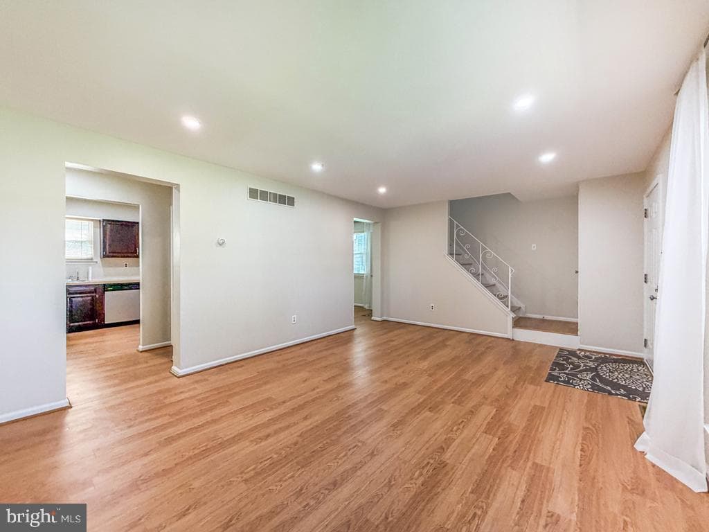 75 Dawson Road photo 7