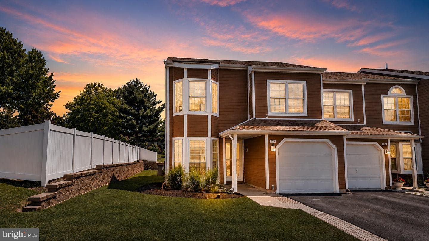 255 Rumford Court photo 3
