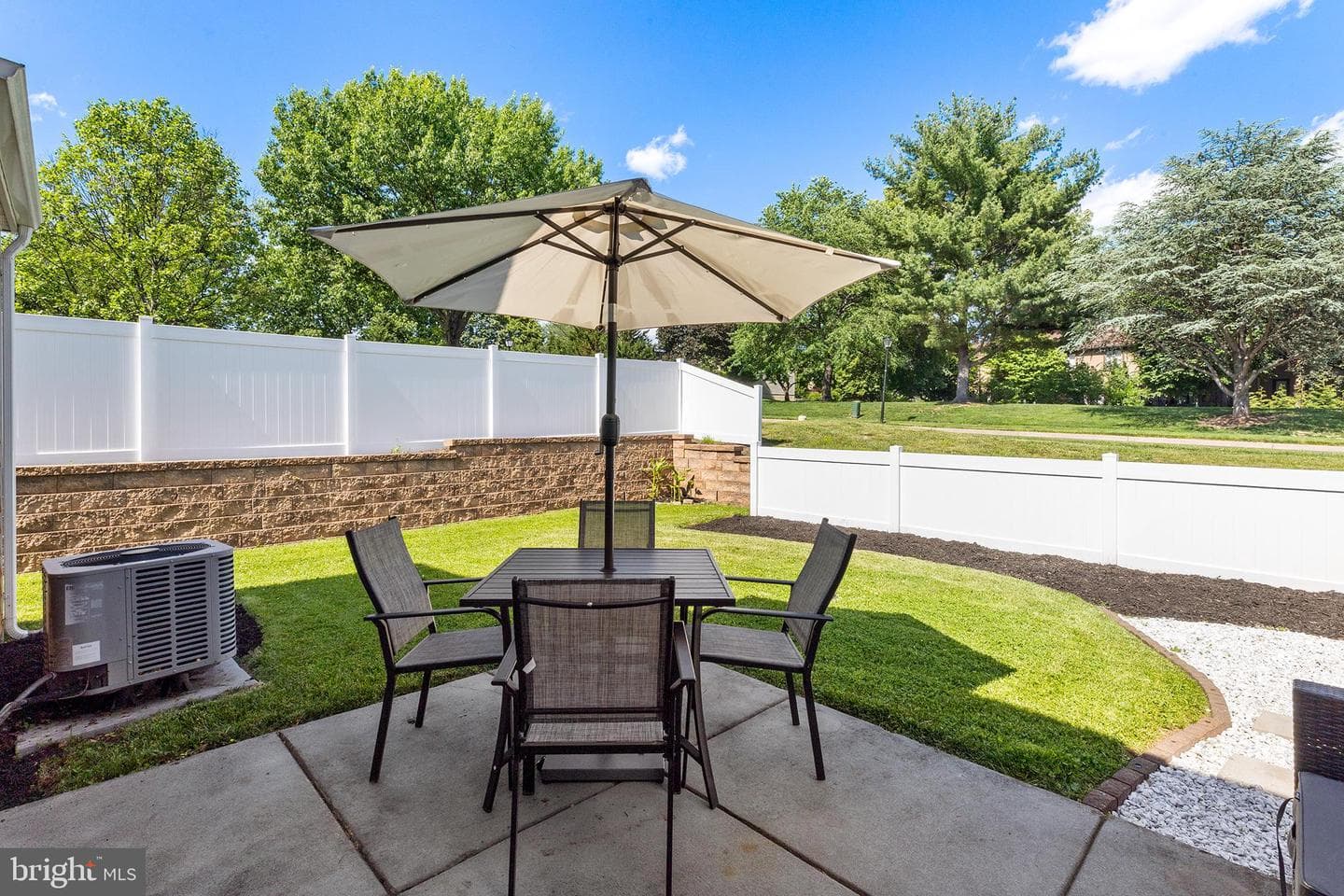 255 Rumford Court photo 41
