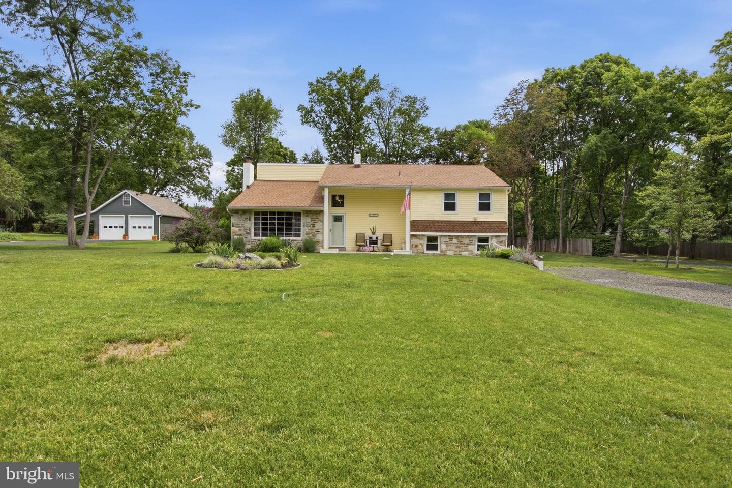 2813 Country Ln photo 2