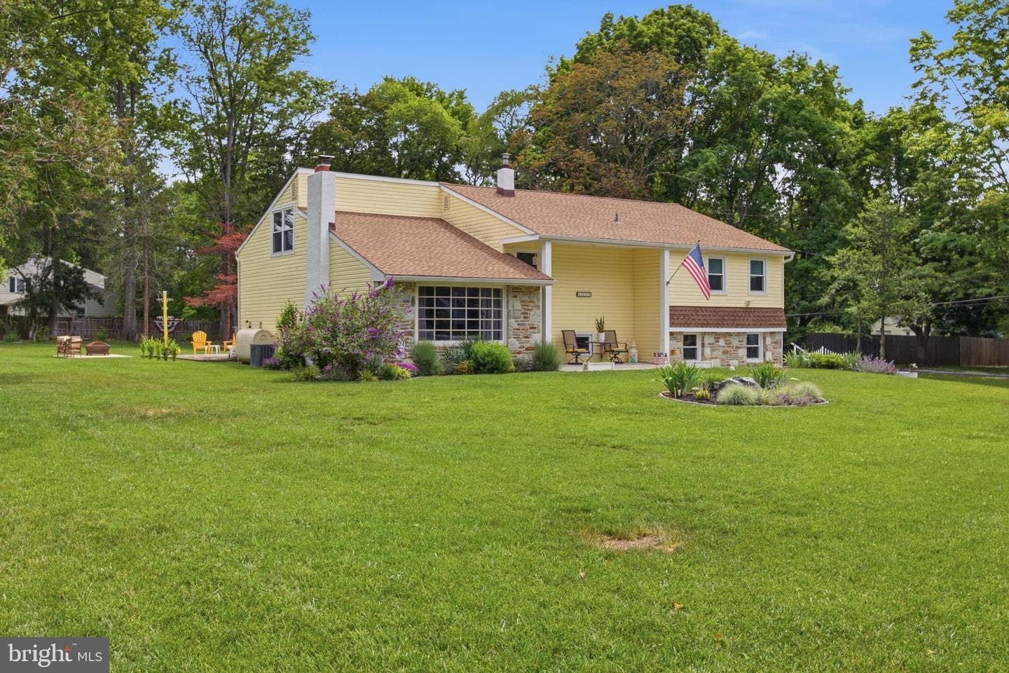 2813 Country Ln photo 3