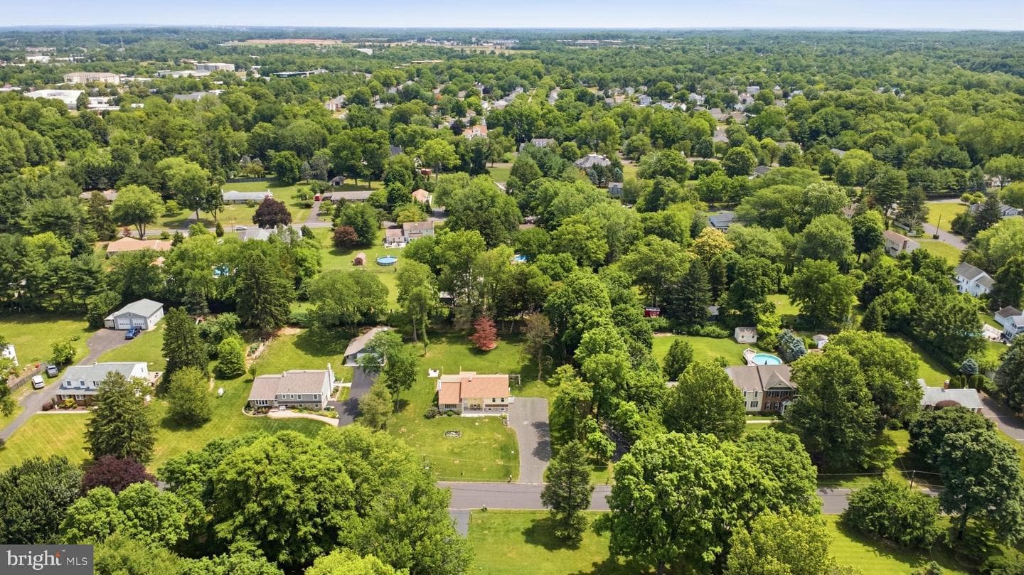 2813 Country Ln photo 32