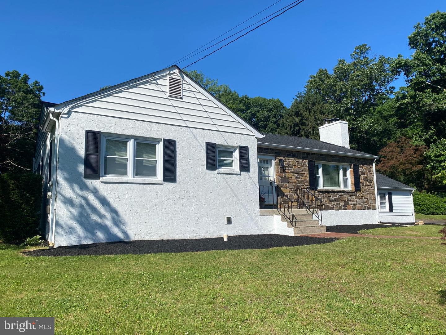 4361 Sunnyside Drive photo 1