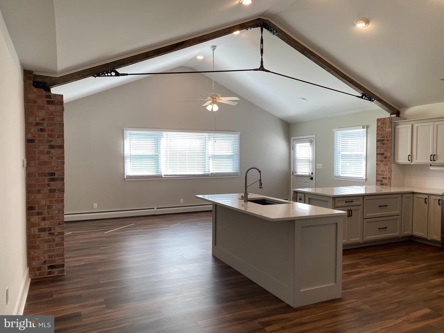 4361 Sunnyside Drive photo 8