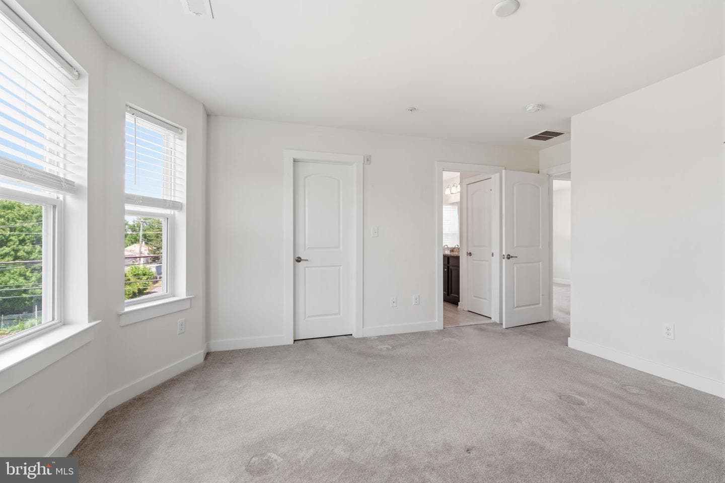 151 E Prince George Street photo 11