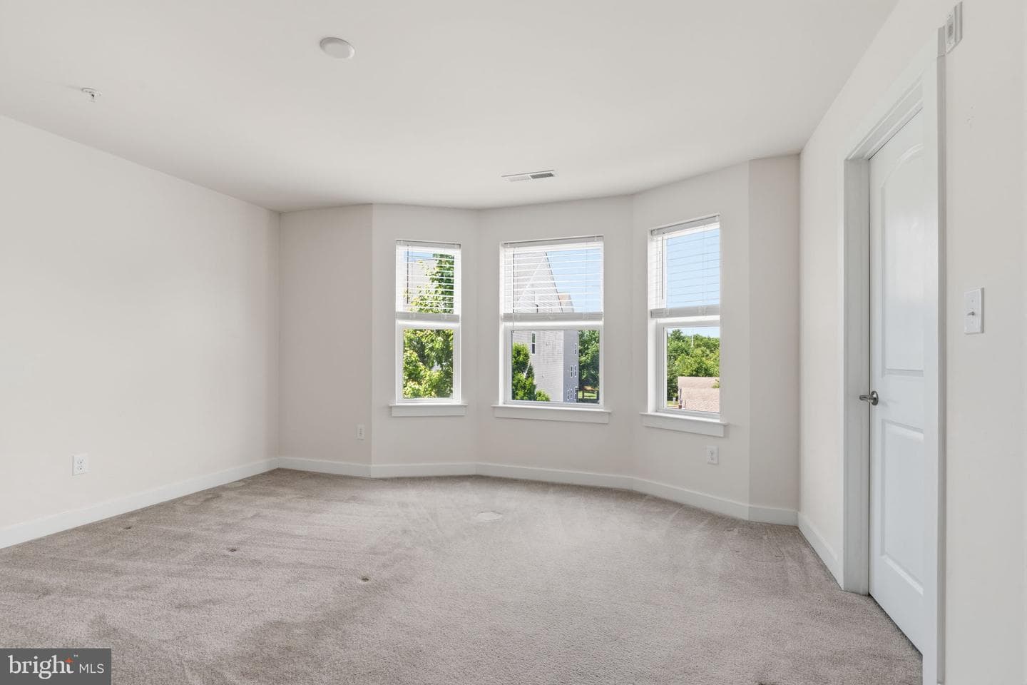 151 E Prince George Street photo 12