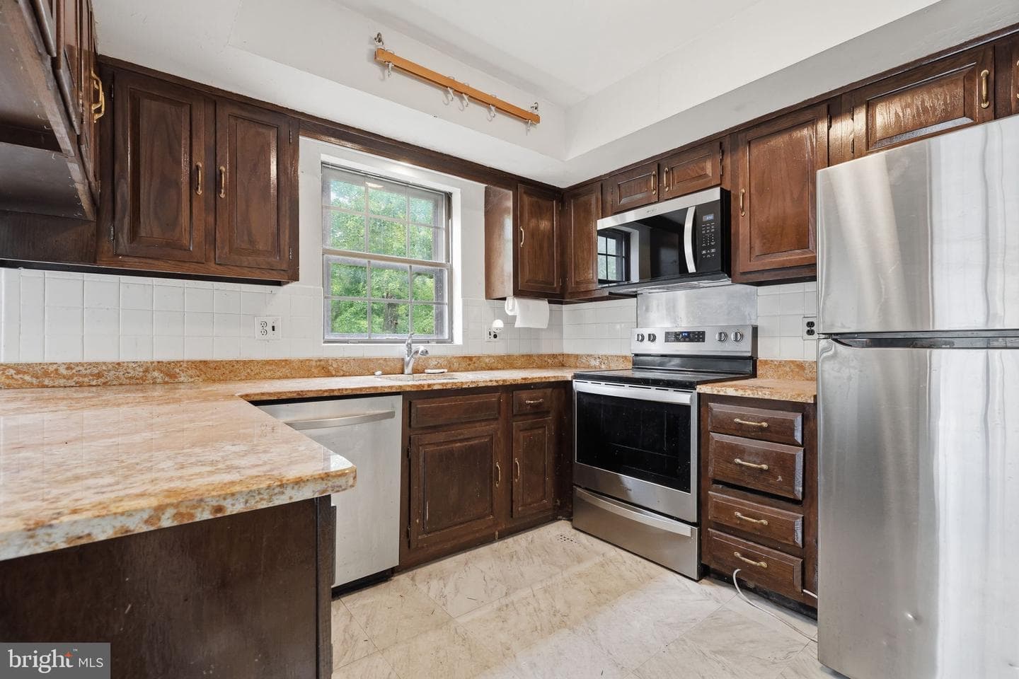 520 Pebble Ridge Court photo 8