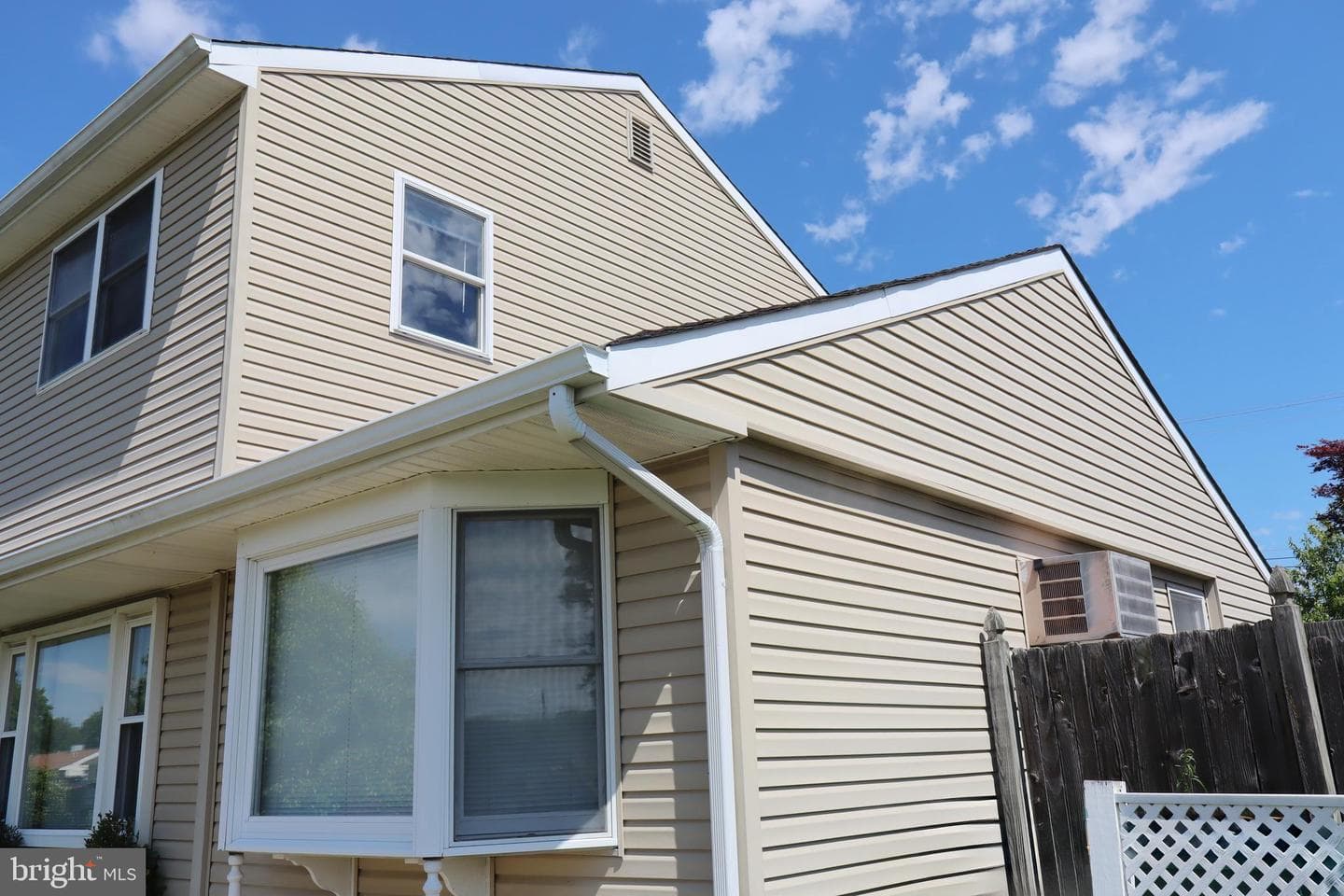 229 Suffolk Road photo 4