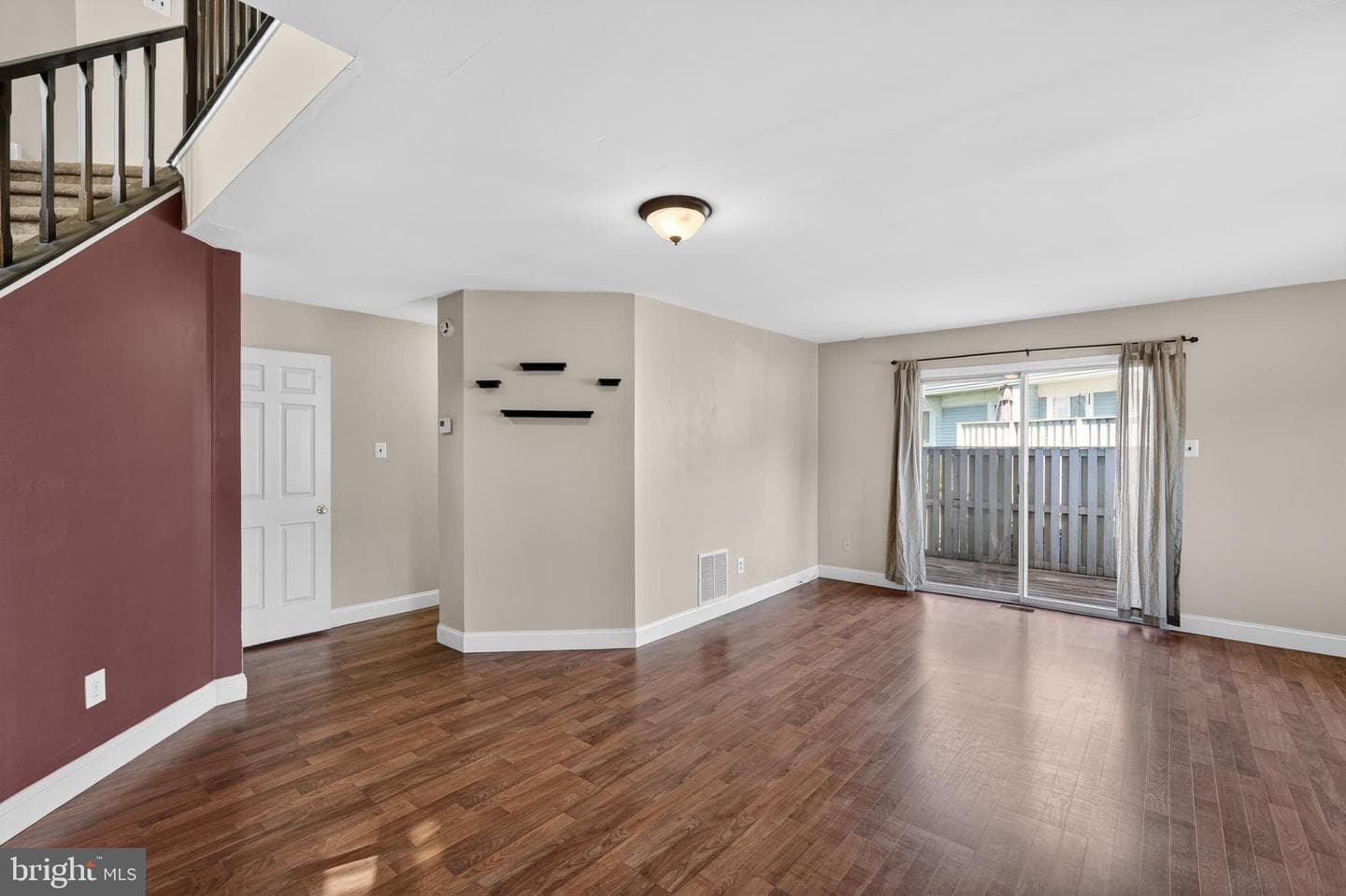 163 Hillcroft Way photo 12