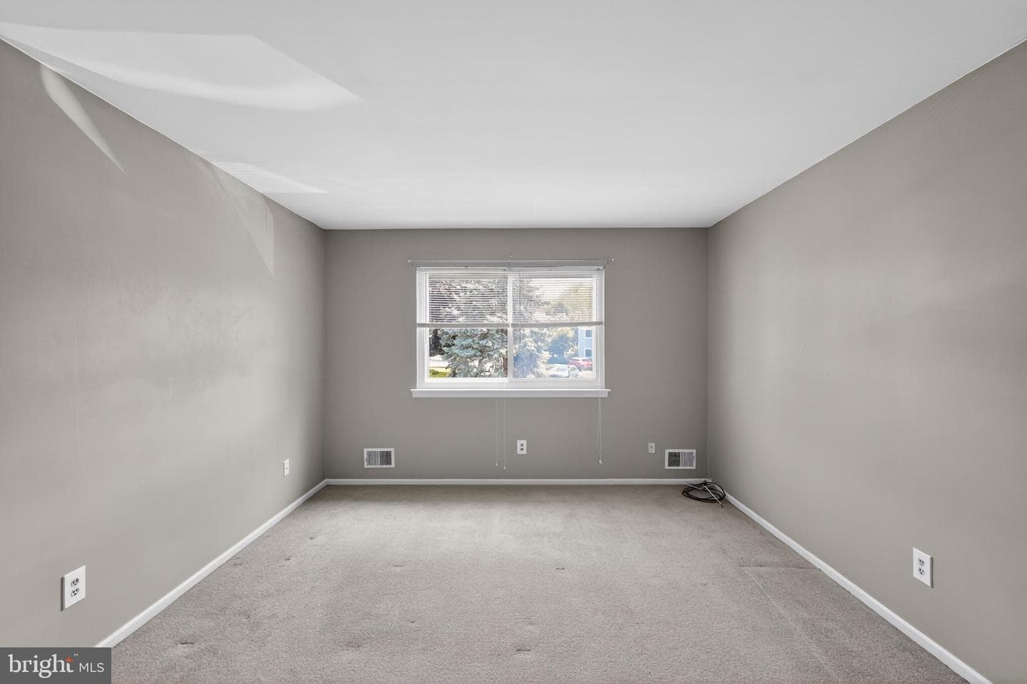 163 Hillcroft Way photo 17
