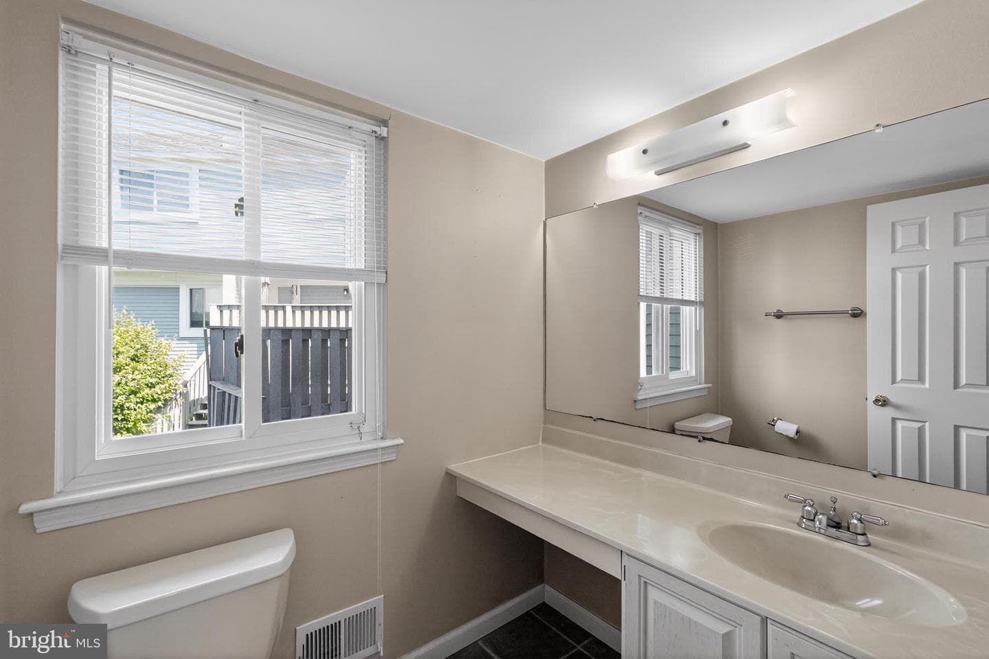 163 Hillcroft Way photo 21