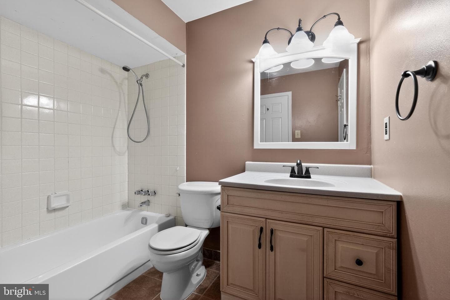 163 Hillcroft Way photo 22