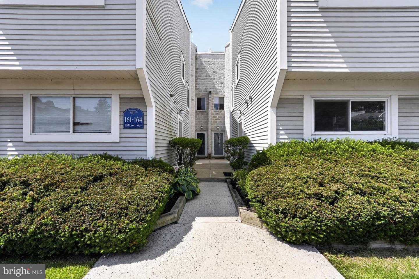 163 Hillcroft Way photo 3