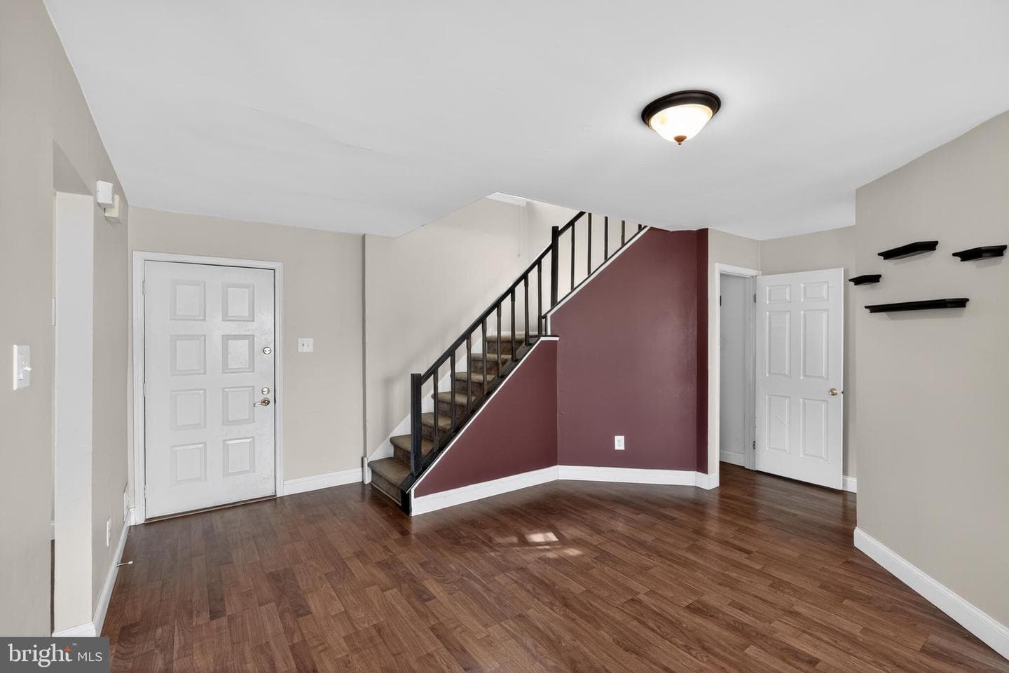 163 Hillcroft Way photo 6