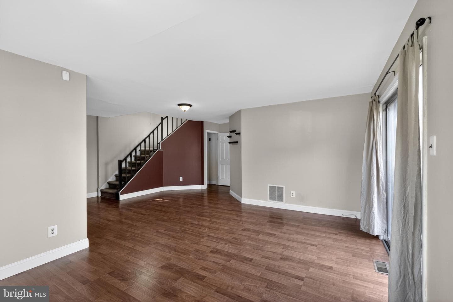 163 Hillcroft Way photo 7