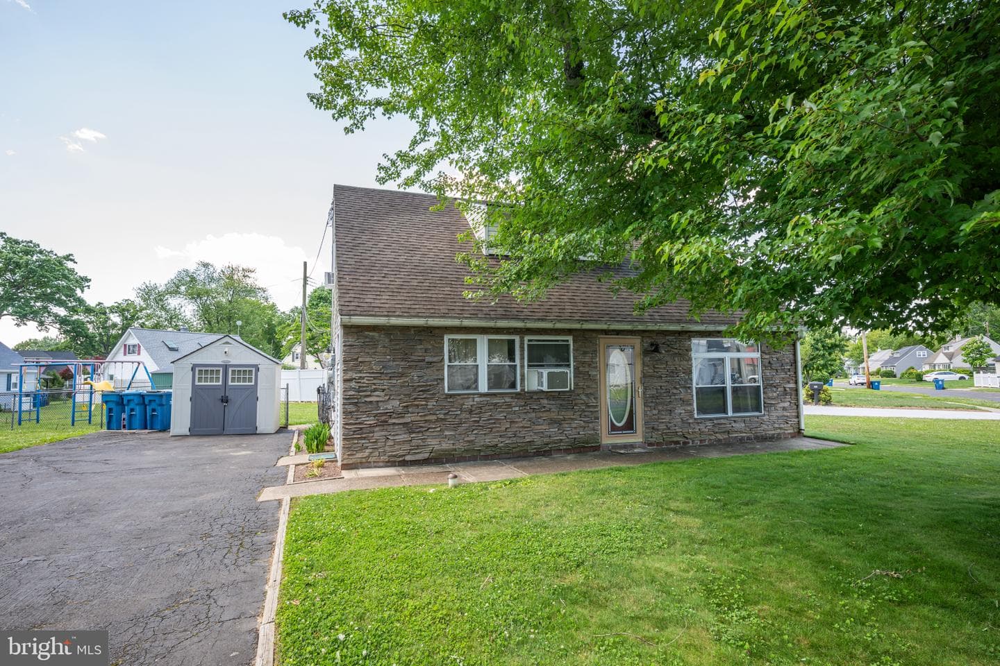 587 Arbor Road photo 3
