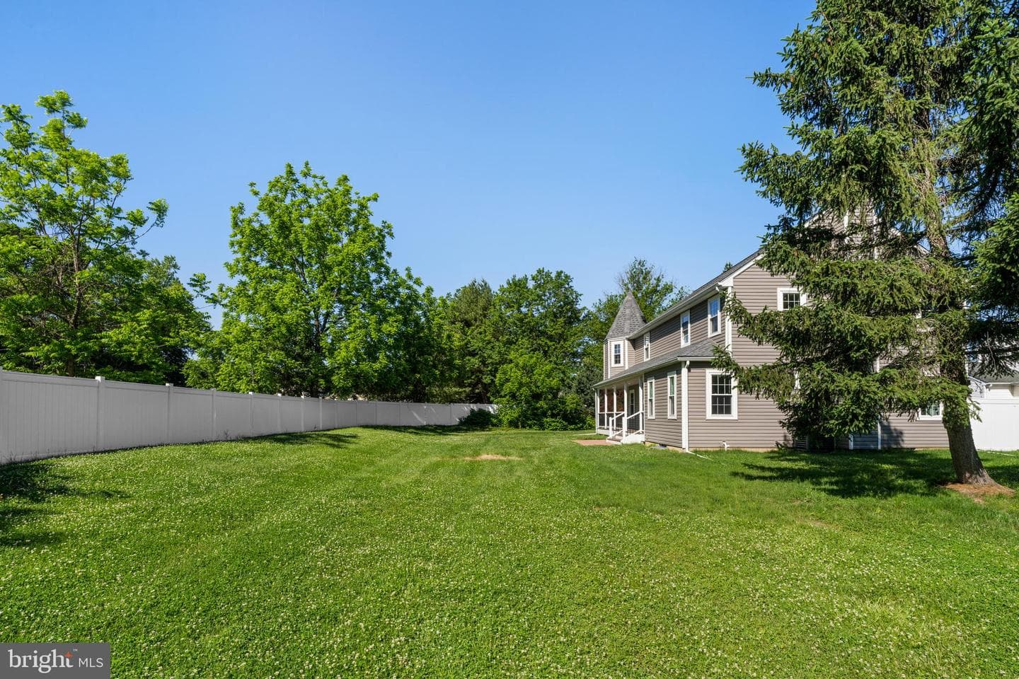 565 Hulmeville Road photo 5