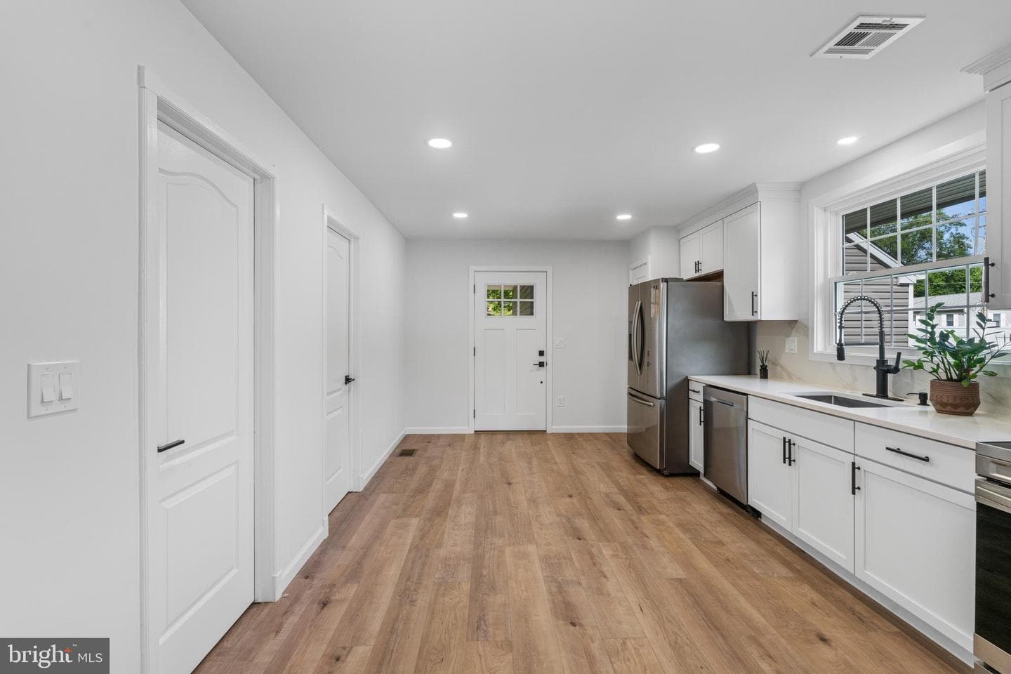 565 Hulmeville Road photo 8