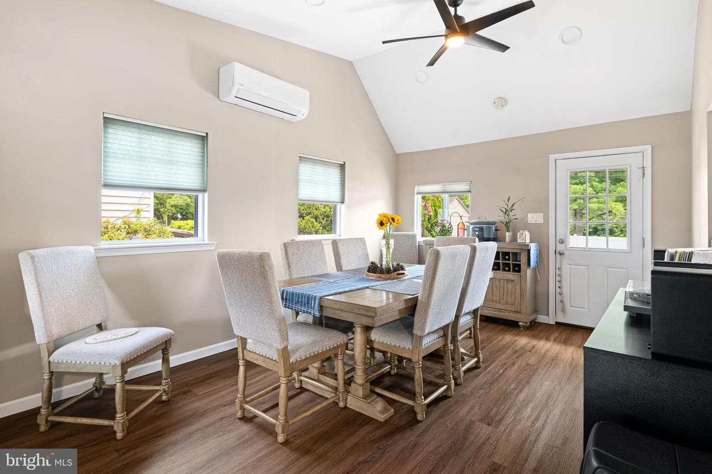 360 Holly Drive photo 5