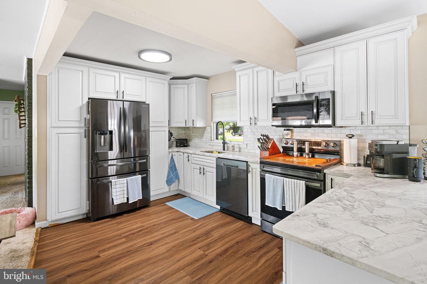 360 Holly Drive photo 8