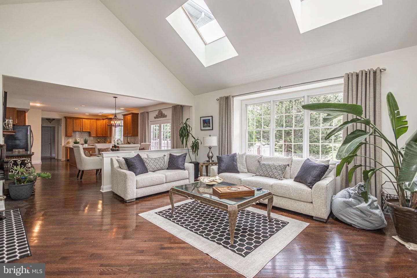 2062 Silverwood Drive photo 24