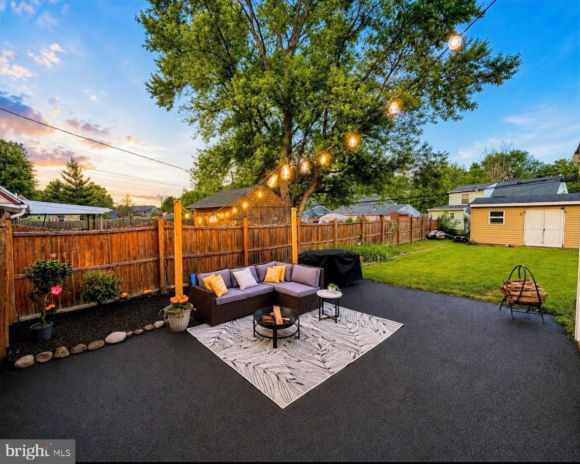 12 Hickory Lane photo 3