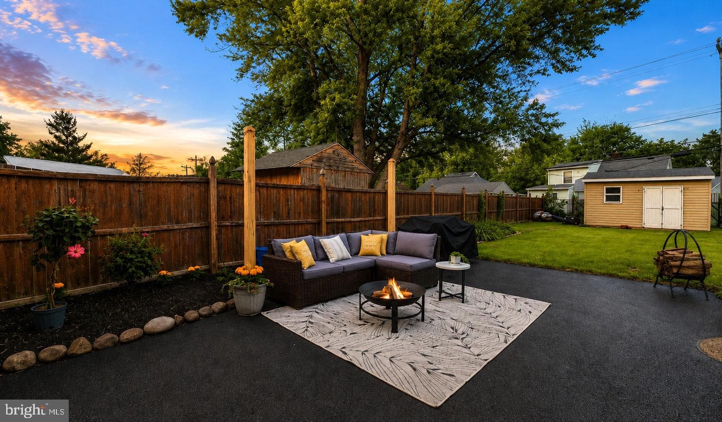 12 Hickory Lane photo 4