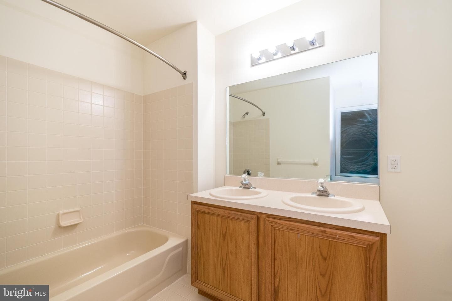 118 Galway Circle photo 36
