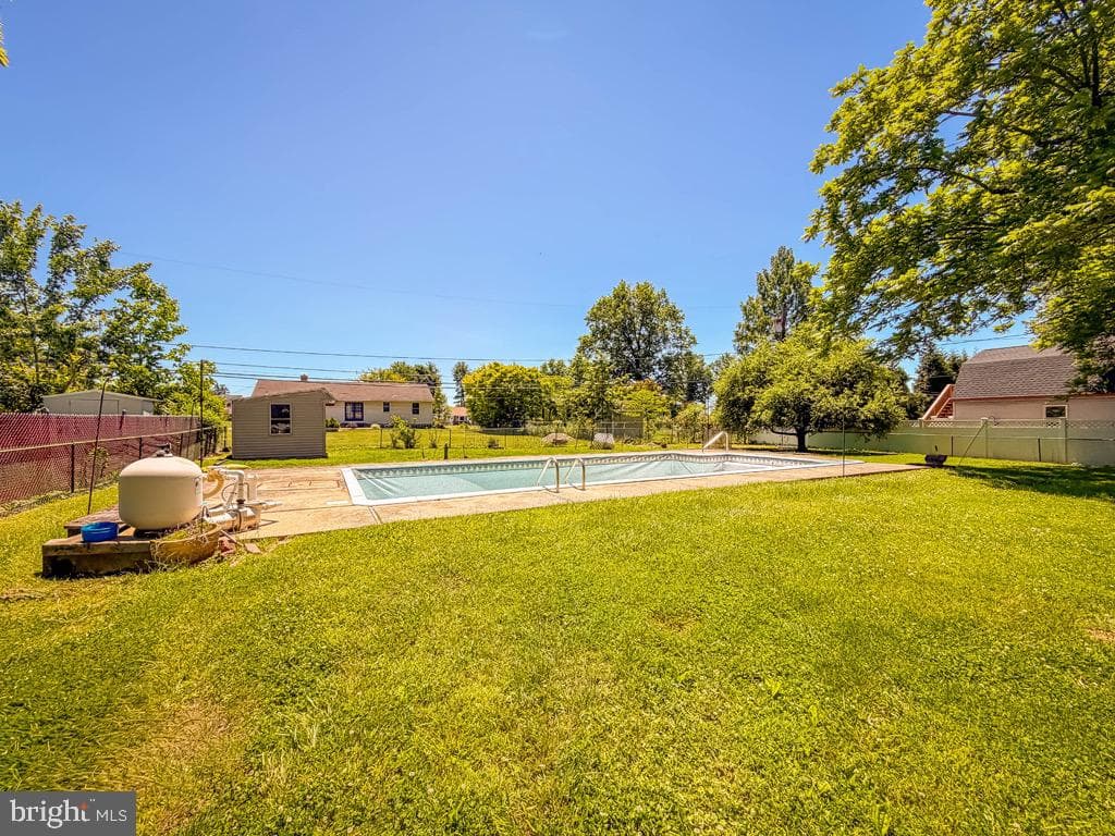 74 Meadow Lane photo 39