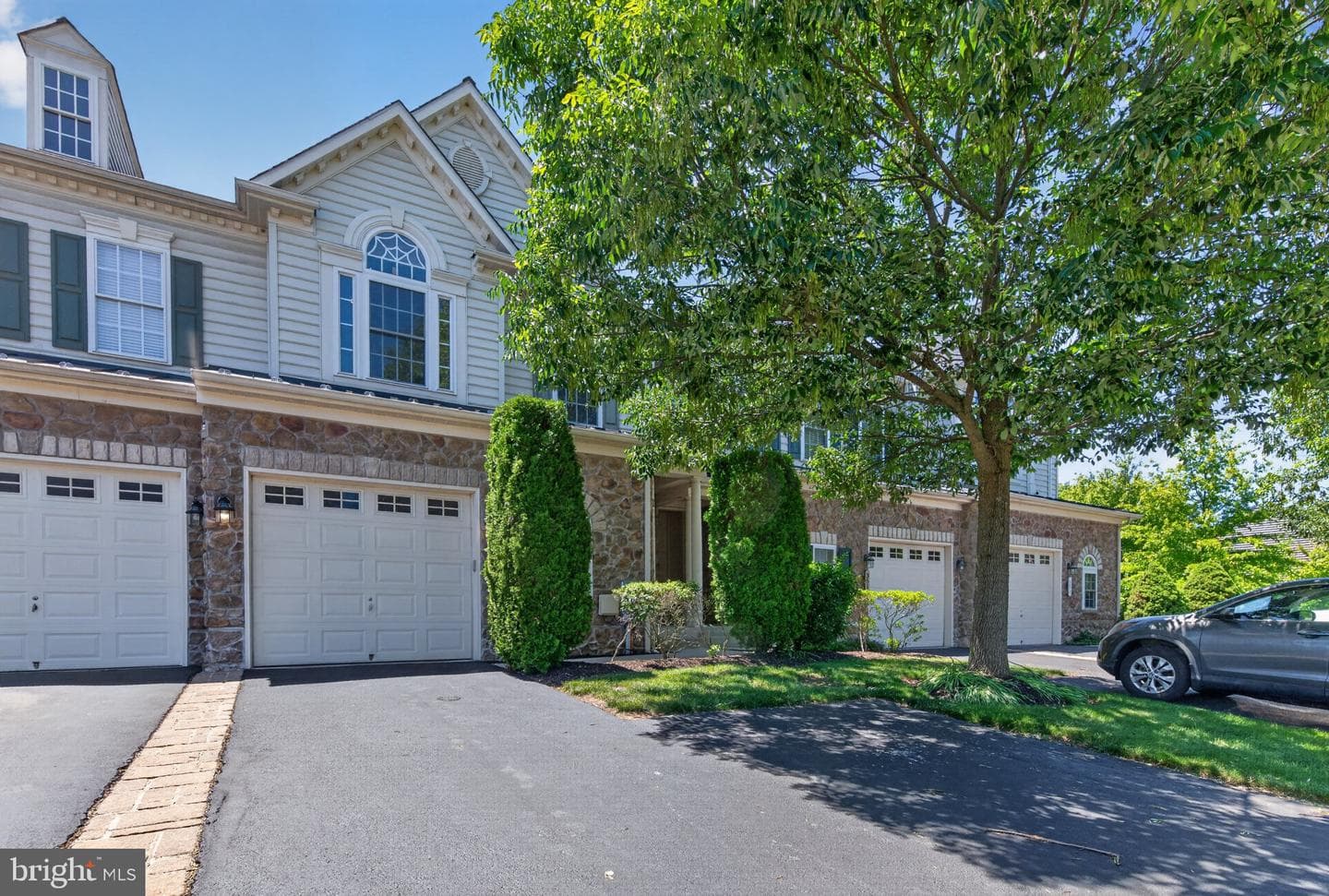 349 Village Way photo 4