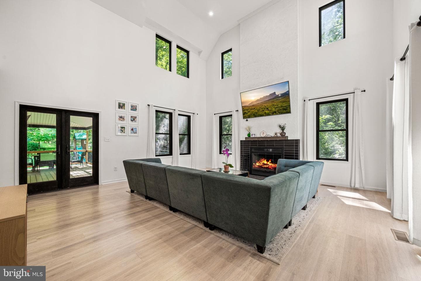 225 Playwicki Street photo 3