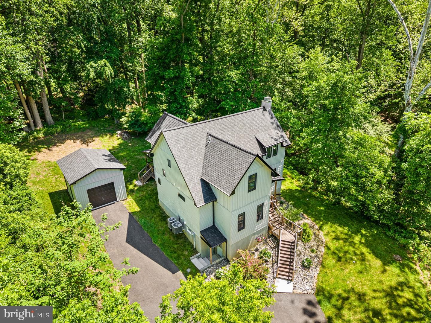 225 Playwicki Street photo 33