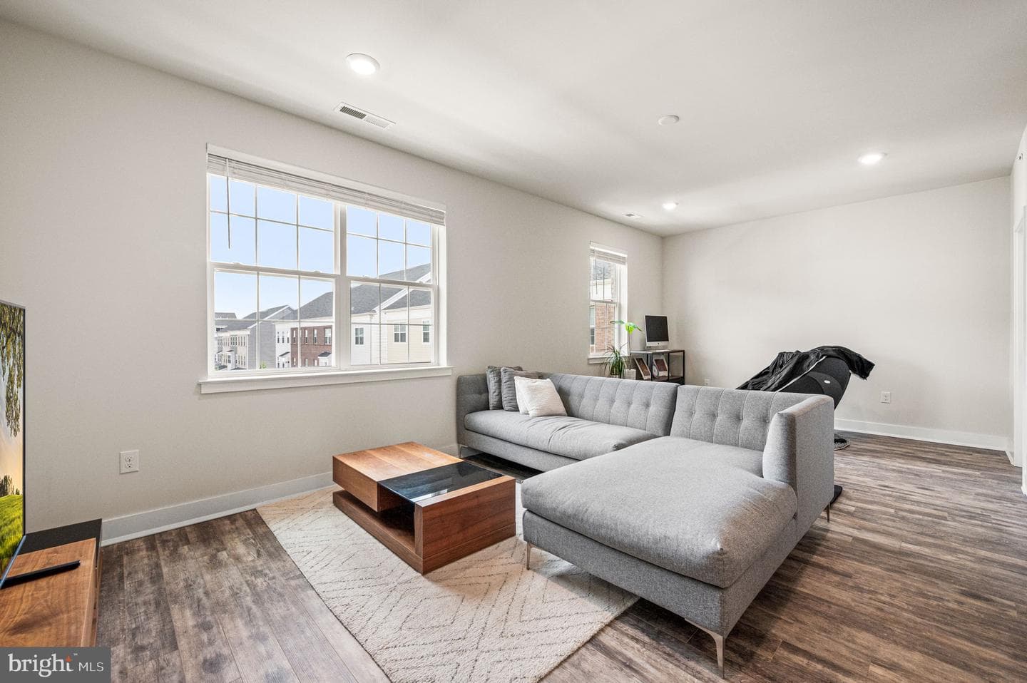 142 Fleet Court photo 15