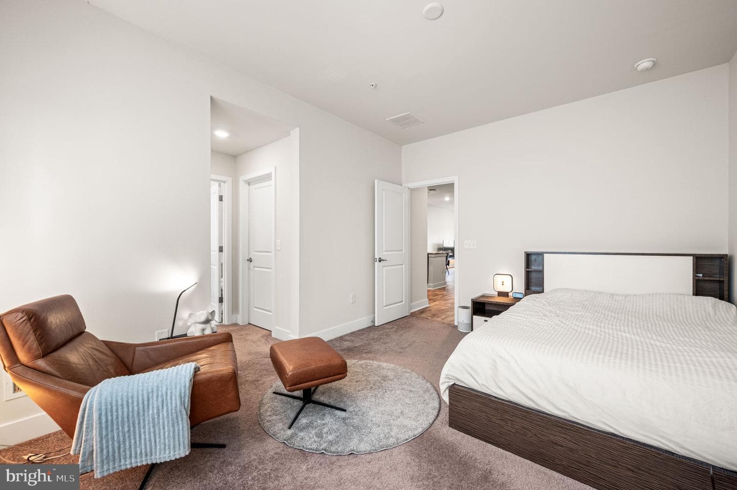 142 Fleet Court photo 21