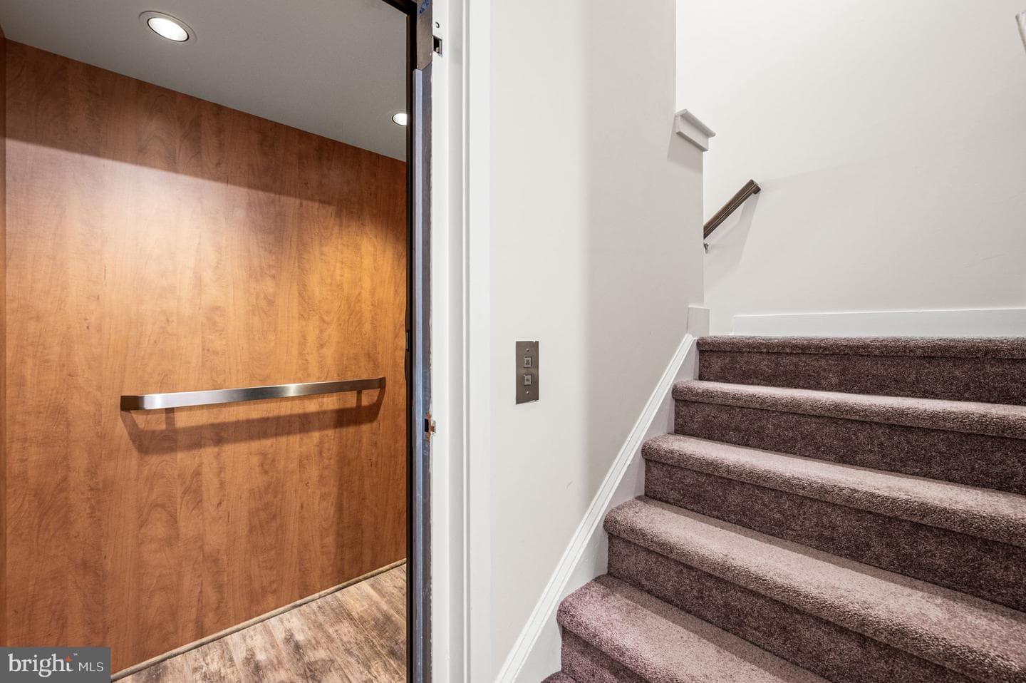 142 Fleet Court photo 24