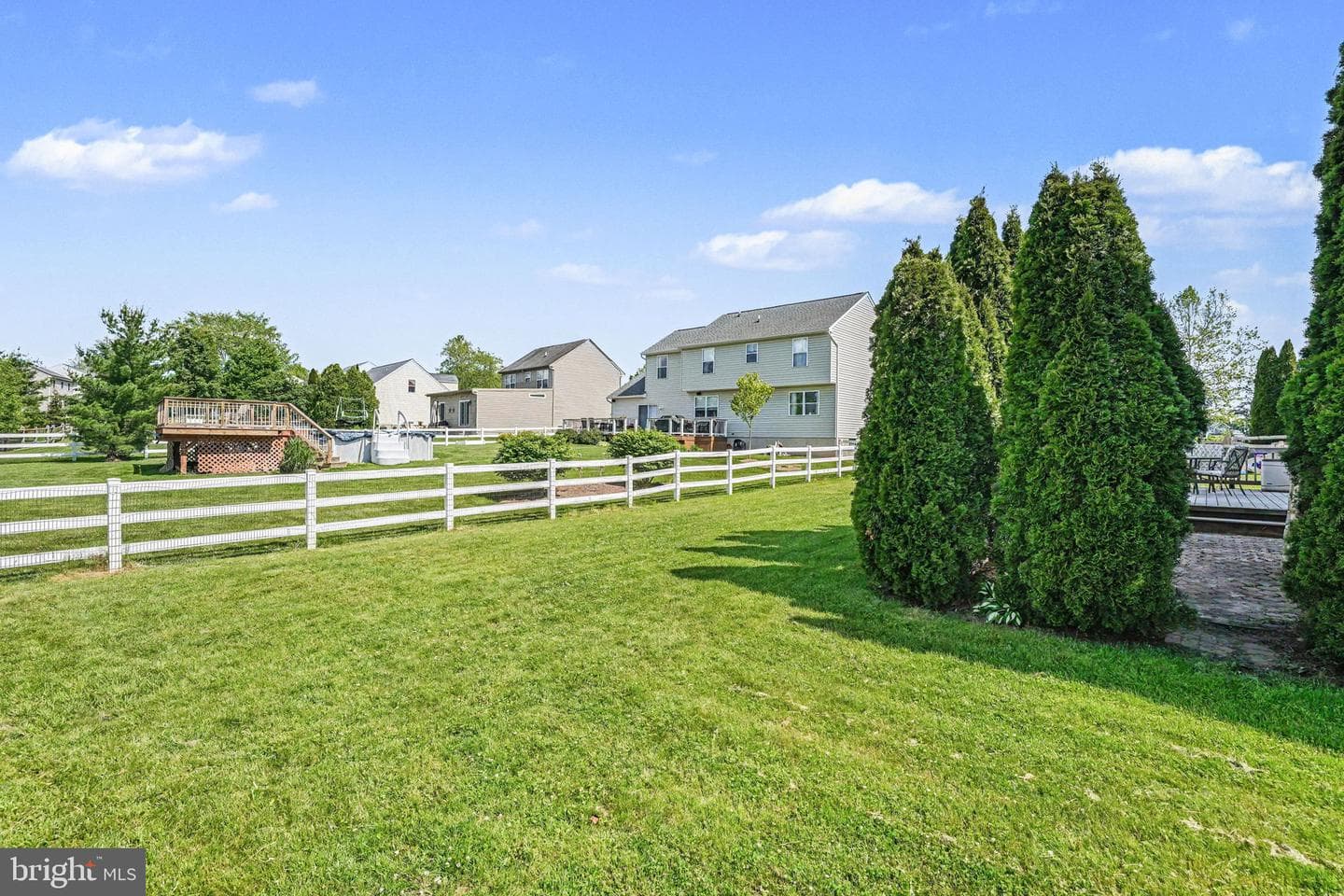 1163 Pheasant Run photo 32