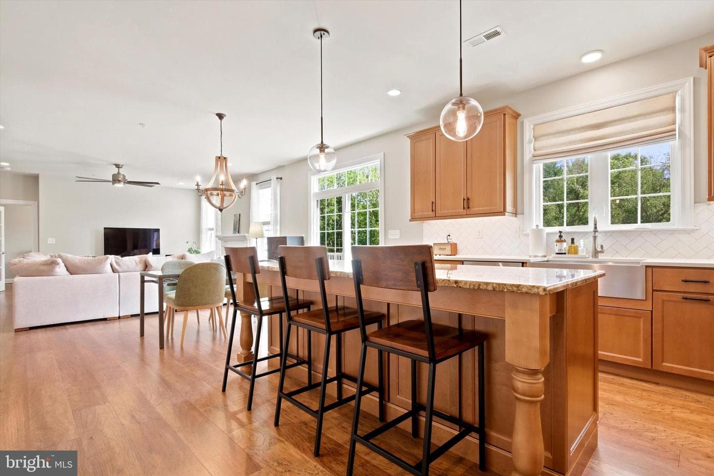 1 Bennett Lane photo 18