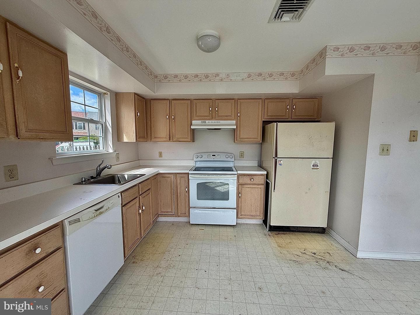1129 School House Ln photo 9