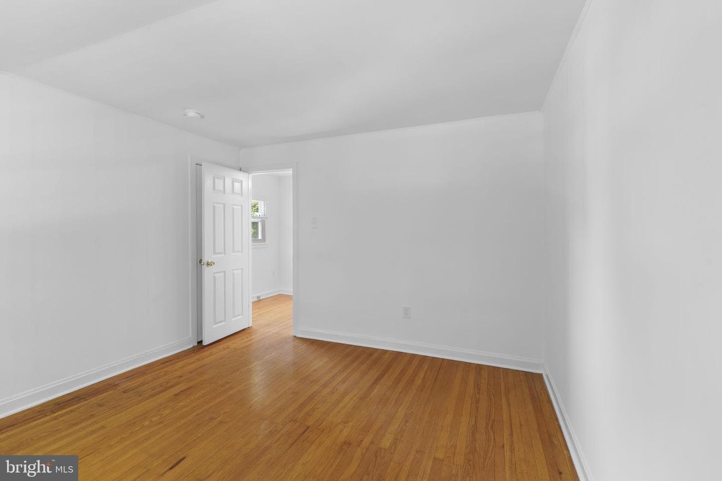 214 Westbury Drive photo 33