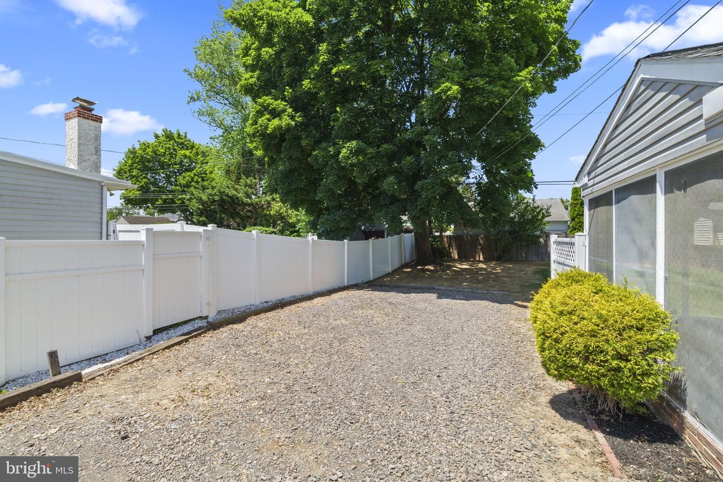 214 Westbury Drive photo 35