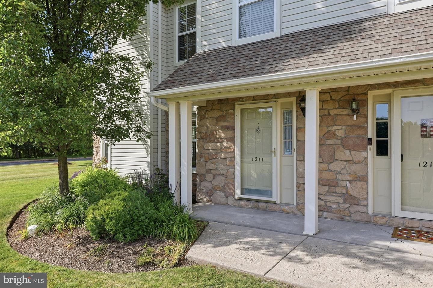 1211 Denby Court photo 2