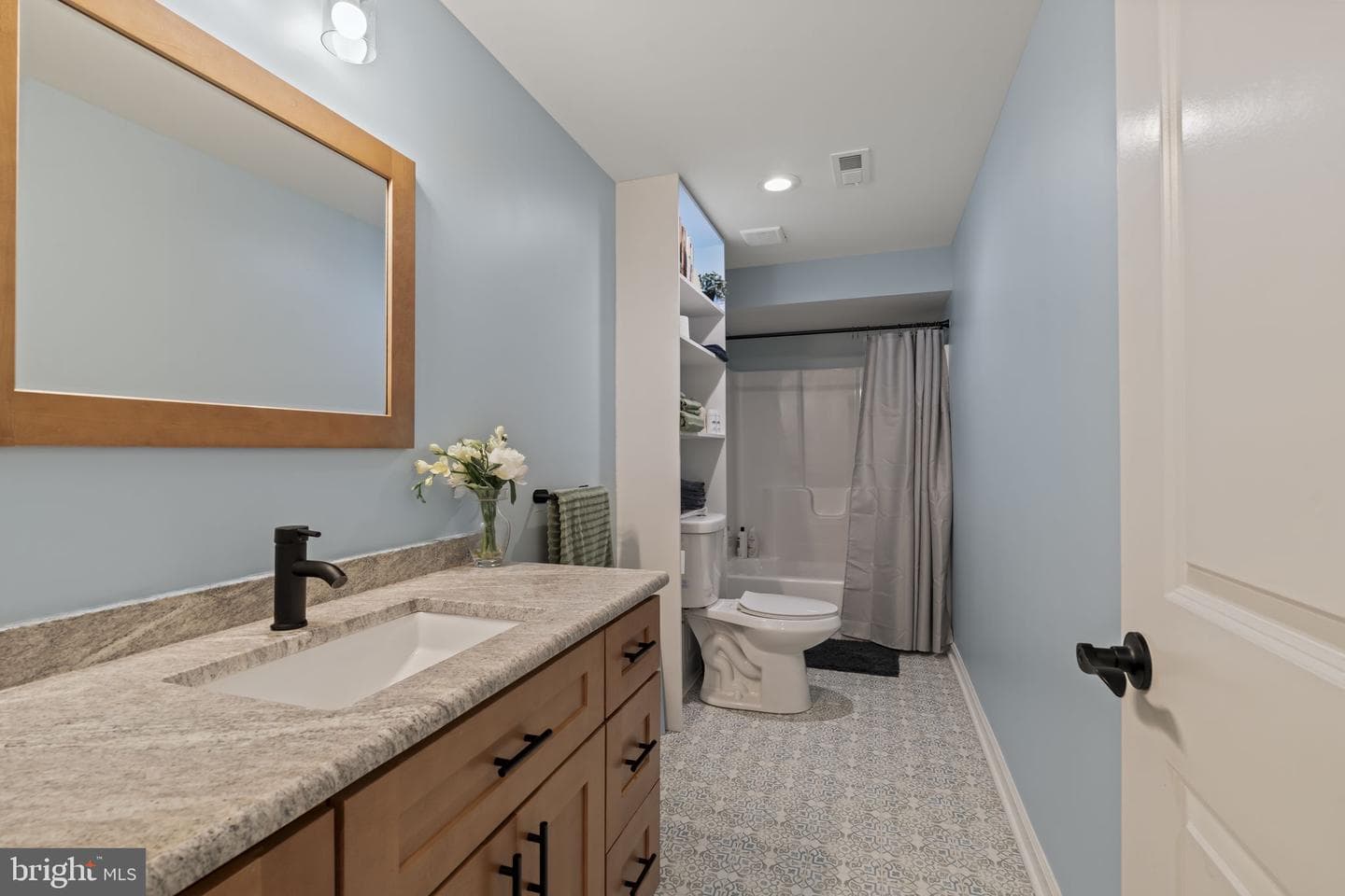 321 W Richardson Avenue photo 22