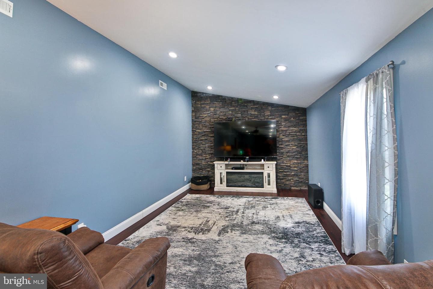 423 Chelsea Road photo 10